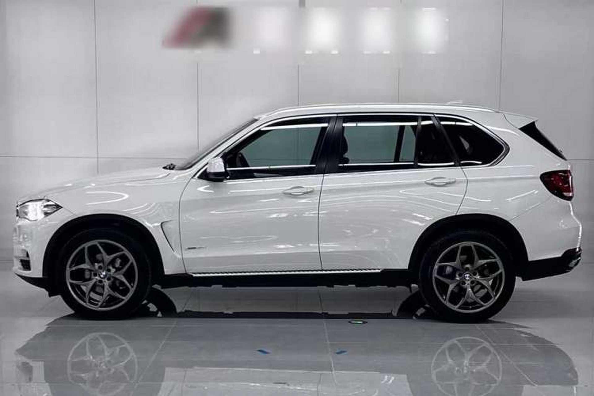 Used BMW X5 2017 xDrive35i Middle East Left Side