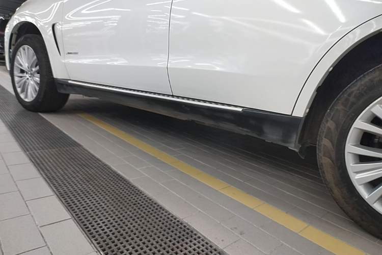 Used BMW X5 2017 xDrive28i Left Side Sill