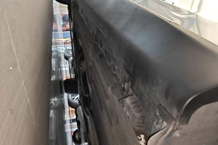 Used BMW X5 2017 xDrive35i Middle East Left Side Sill