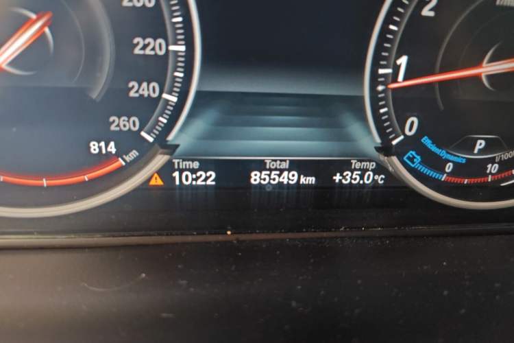 Used BMW X5 2017 xDrive28i Odometer Close Up