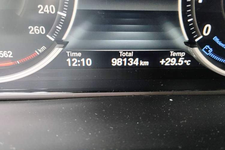 Used BMW X5  Odometer Close Up