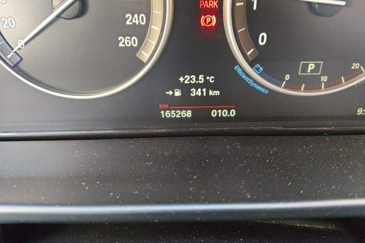 Used BMW X5 2017 xDrive28i Odometer Close Up