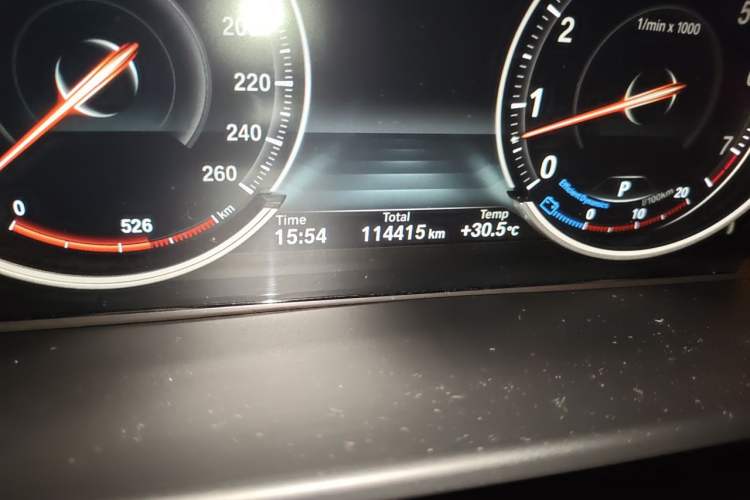 Used BMW X5  Odometer Close Up