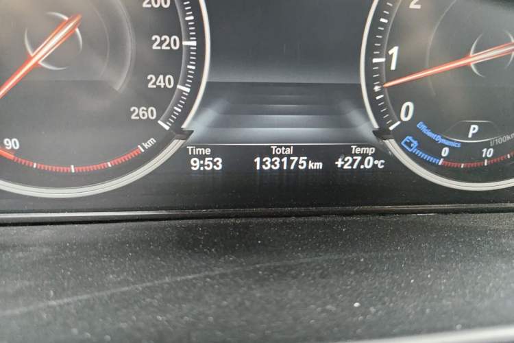 Used BMW X5  Odometer Close Up
