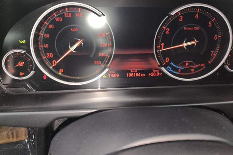 Used BMW X5 2017 xDrive28i Odometer Close Up