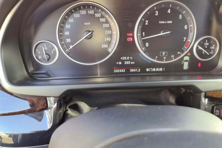 Used BMW X5 2017 xDrive35i Elegant Edition Odometer Close Up