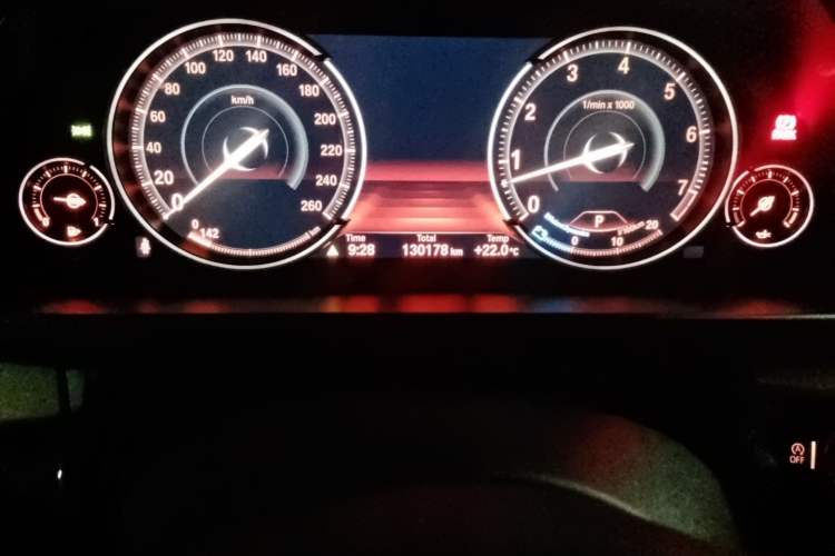 Used BMW X5  Odometer Close Up