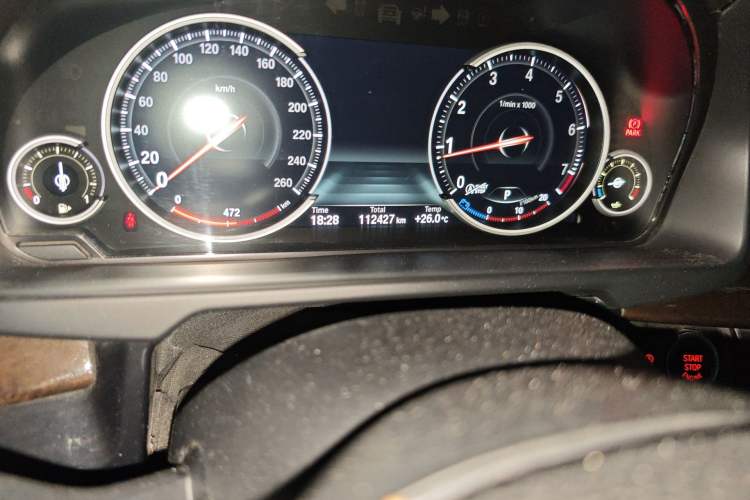 Used BMW X5 2017 xDrive28i Odometer Close Up