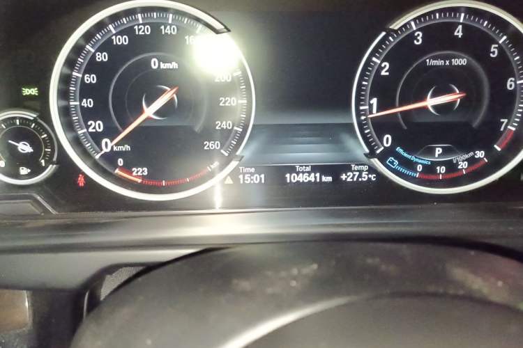 Used BMW X5 2017 xDrive28i Odometer Close Up