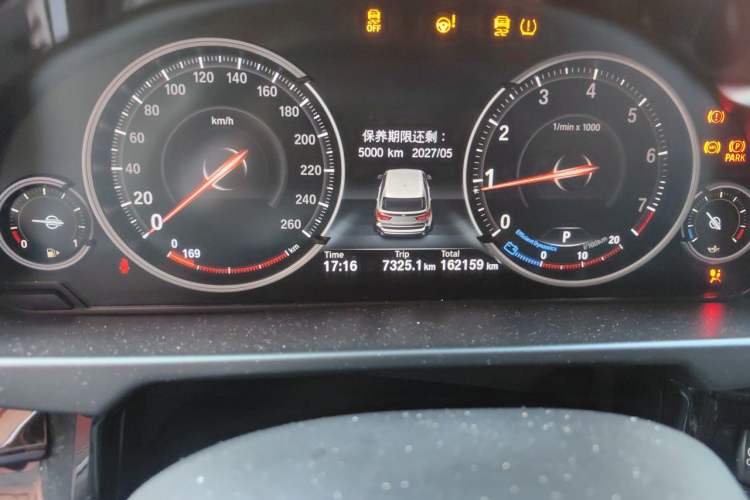 Used BMW X5  Odometer Close Up