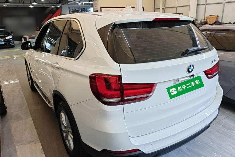 Used BMW X5 2017 xDrive35i Middle East Rear Left 45 Deg