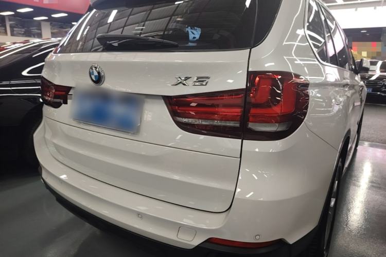 Used BMW X5 2017 xDrive35i Standard Model U.S. Specification Rear Right 45 Deg