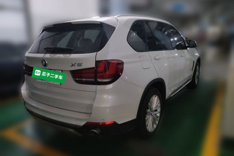 Used BMW X5 2017 xDrive35i Leading Model Rear Right 45 Deg