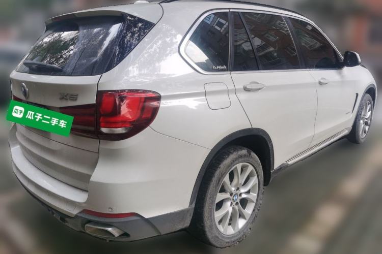 Used BMW X5 2017 xDrive35i Middle East Rear Right 45 Deg
