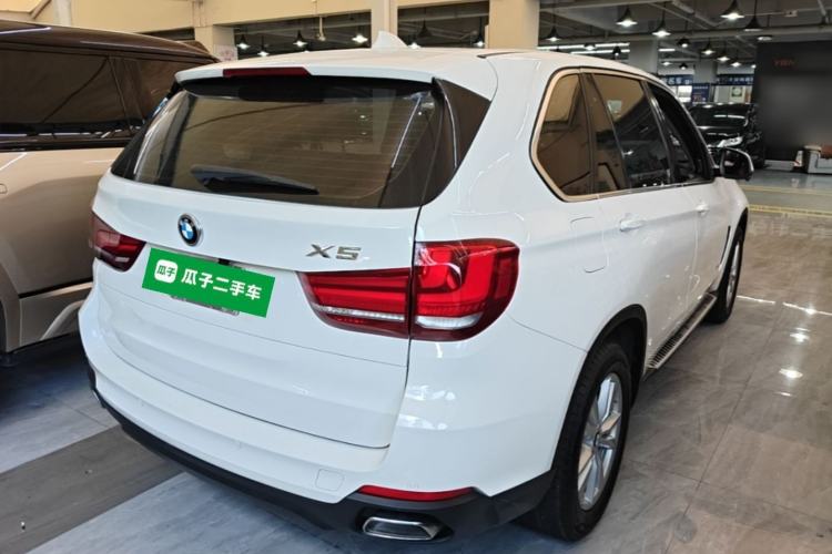 Used BMW X5 2017 xDrive35i Middle East Rear Right 45 Deg