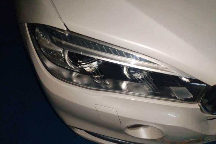Used BMW X5 2017 xDrive28i Right Front Headlight