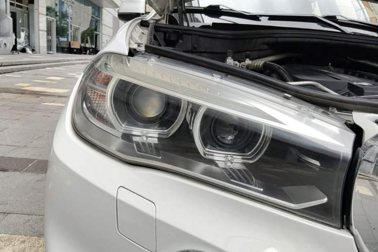 Used BMW X5  Right Front Headlight