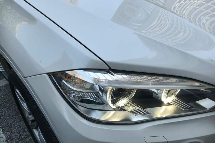 Used BMW X5 2017 xDrive28i Right Front Headlight