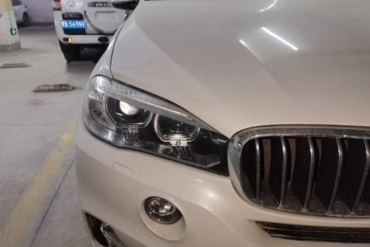 Used BMW X5 2017 xDrive28i Right Front Headlight