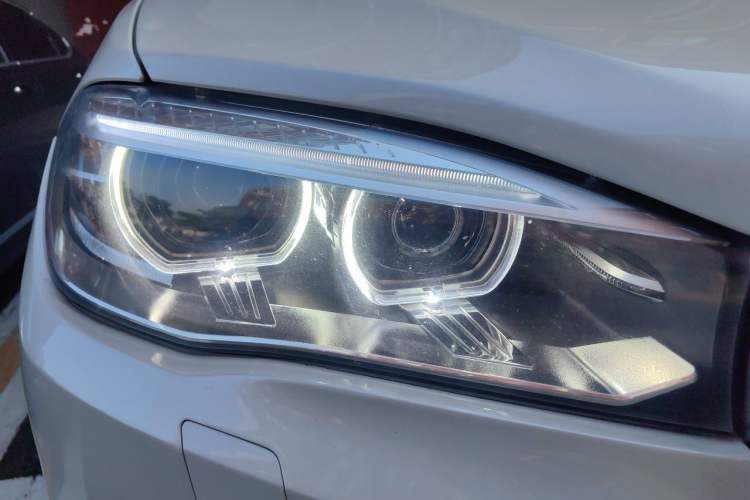 Used BMW X5  Right Front Headlight