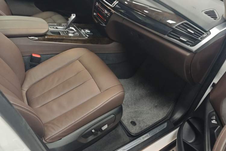 Used BMW X5 2017 xDrive28i Right Front Seat