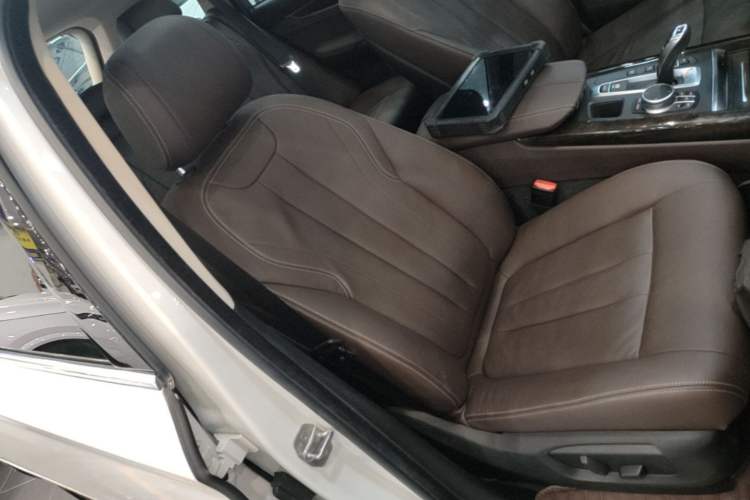 Used BMW X5 2017 xDrive35i Elegant Edition Right Front Seat