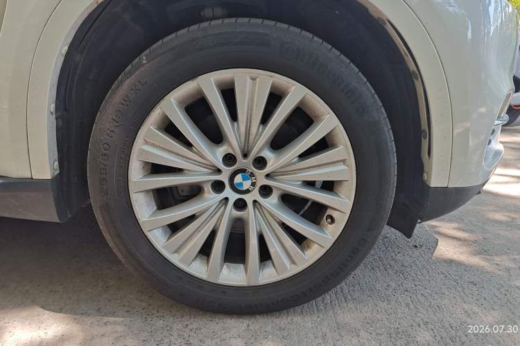 Used BMW X5 2017 xDrive28i Right Front Wheel Hub