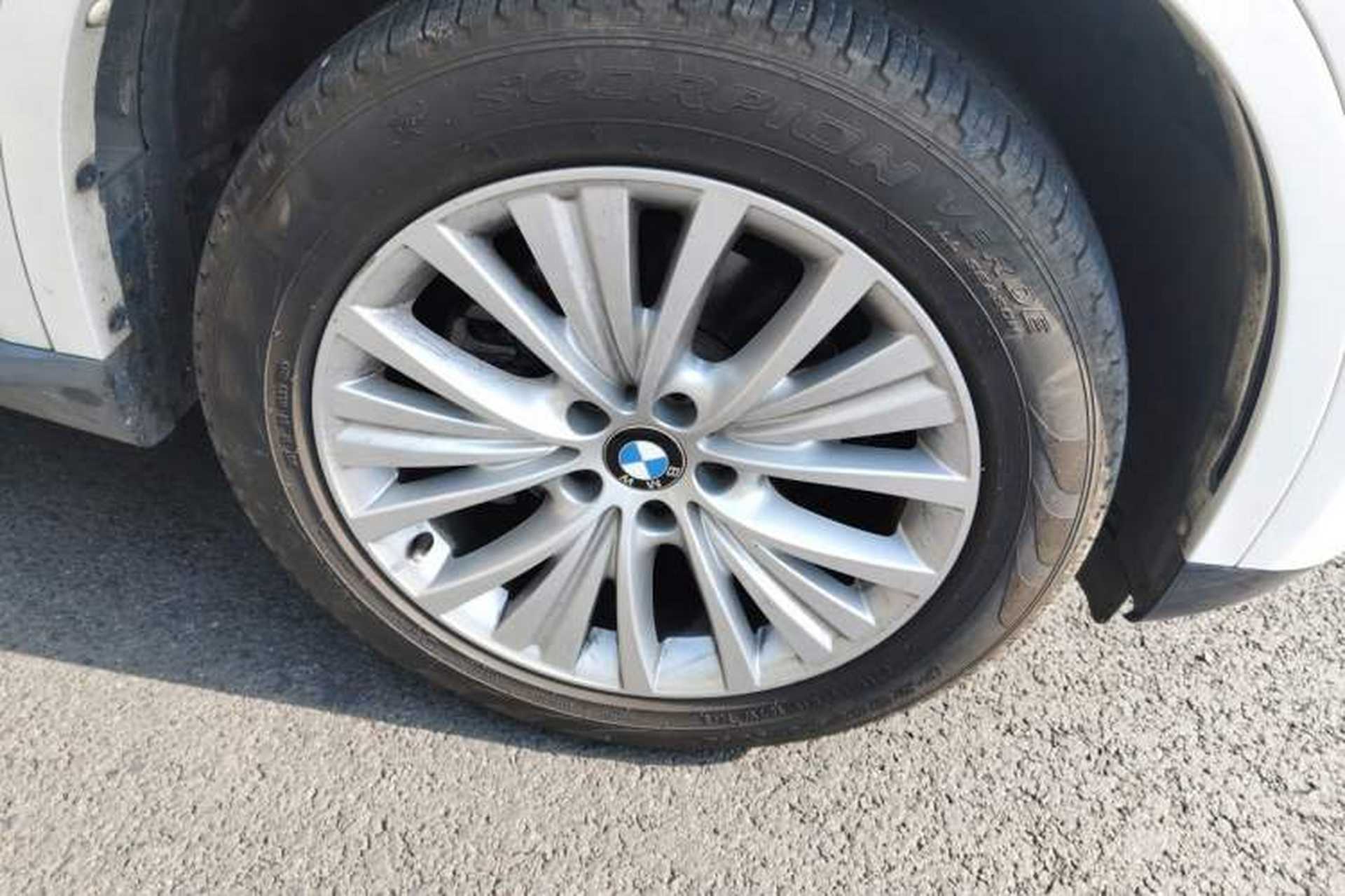 Used BMW X5 2017 xDrive28i Right Front Wheel Hub