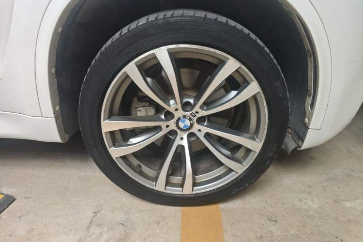 Used BMW X5 2017 xDrive35i M Sport Edition Right Front Wheel Hub