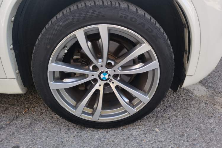 Used BMW X5 2017 xDrive35i M Sport Edition Right Front Wheel Hub