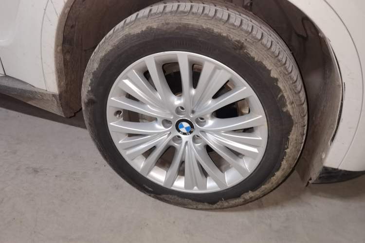 Used BMW X5 2017 xDrive28i Right Front Wheel Hub