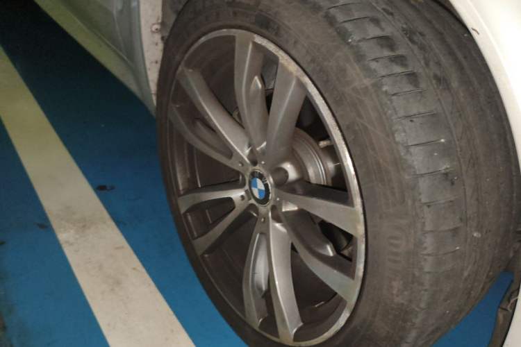 Used BMW X5 2017 xDrive35i M Sport Edition Right Front Wheel Hub