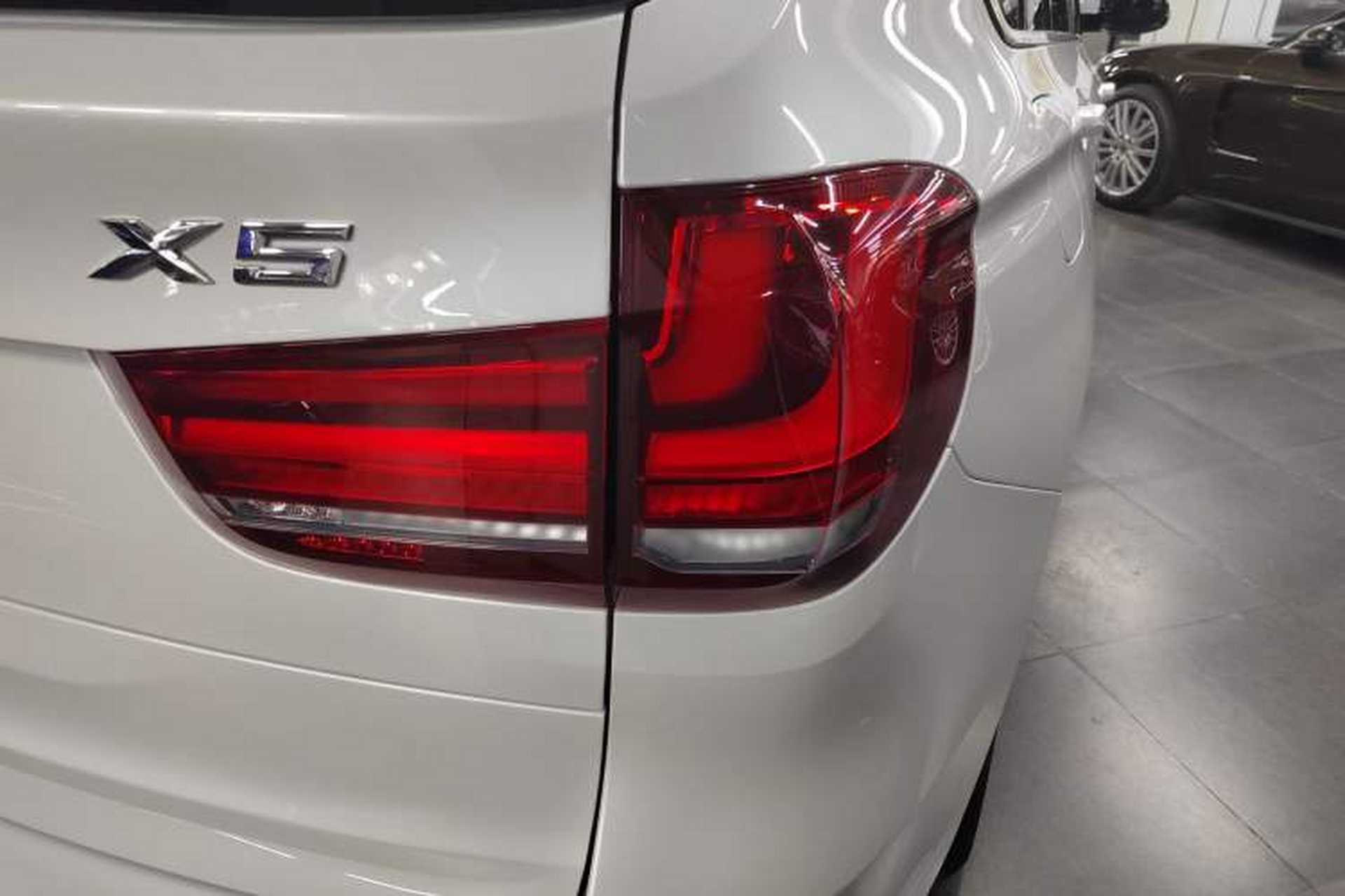 Used BMW X5 2017 xDrive28i Right Rear Taillight