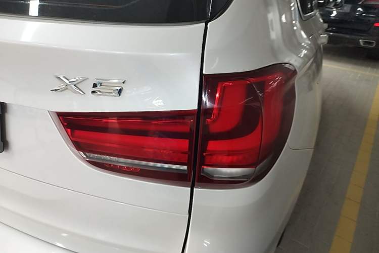 Used BMW X5 2017 xDrive28i Right Rear Taillight
