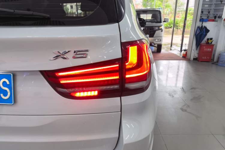 Used BMW X5 2017 xDrive35i Elegant Edition Right Rear Taillight