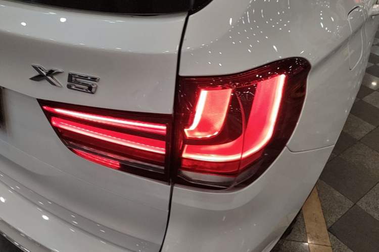 Used BMW X5 2017 xDrive35i Elegant Edition Right Rear Taillight