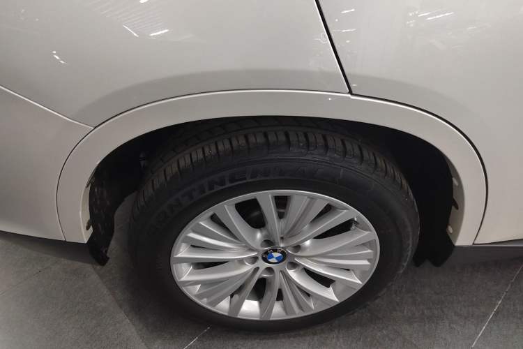 Used BMW X5 2017 xDrive28i Right Rear Wheel Hub