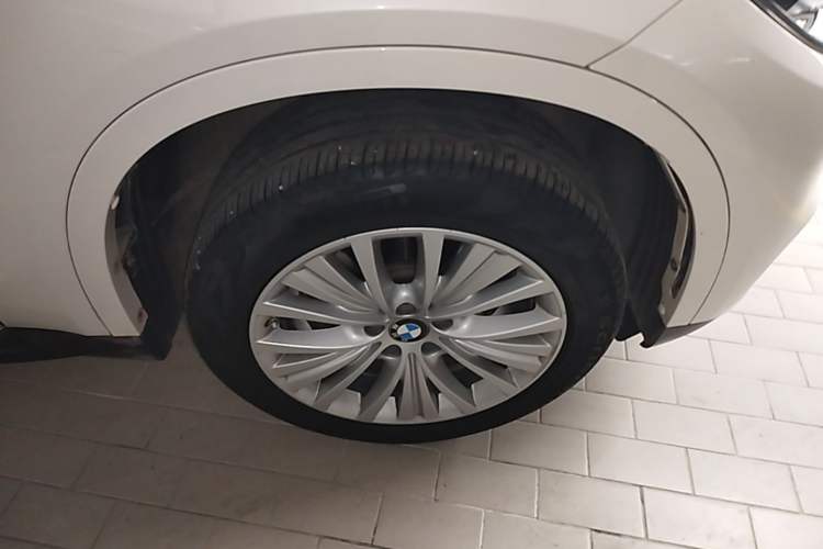 Used BMW X5 2017 xDrive28i Right Rear Wheel Hub