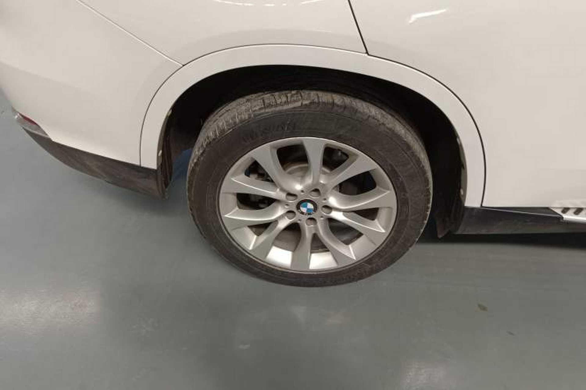 Used BMW X5 2017 xDrive28i Right Rear Wheel Hub