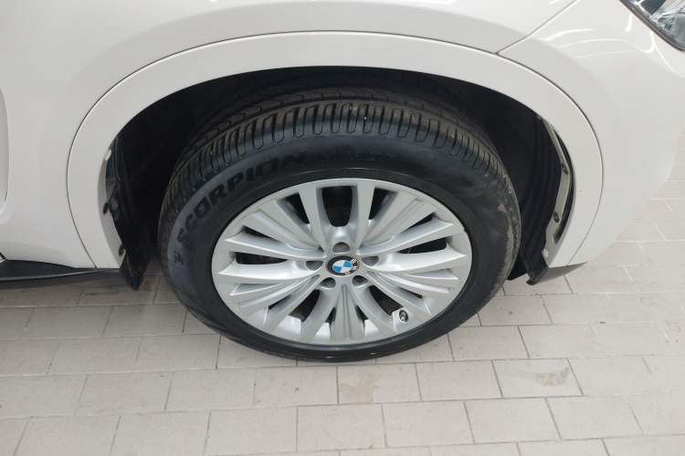 Used BMW X5 2017 xDrive28i Right Rear Wheel Hub