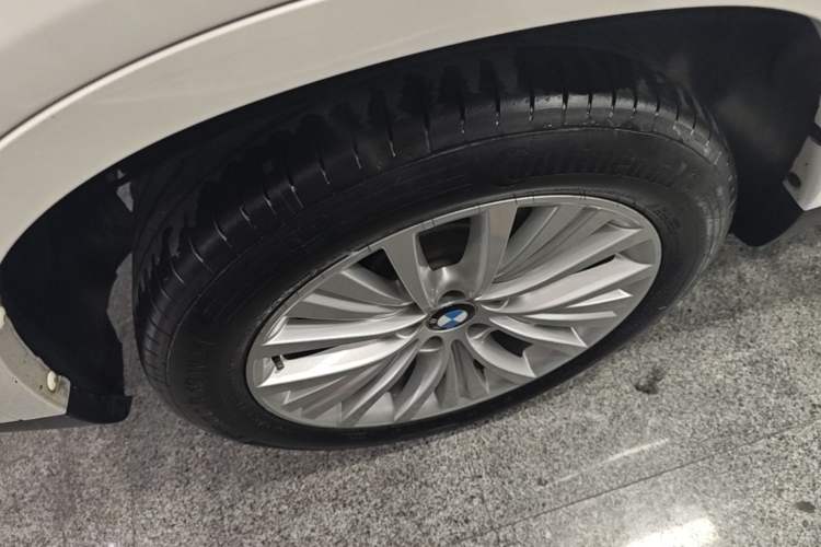 Used BMW X5 2017 xDrive28i Right Rear Wheel Hub