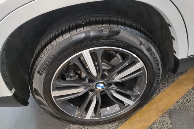 Used BMW X5 2017 xDrive35i Elegant Edition Right Rear Wheel Hub