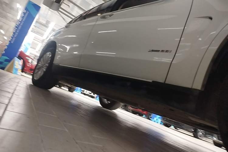 Used BMW X5 2017 xDrive28i Right Side Sill