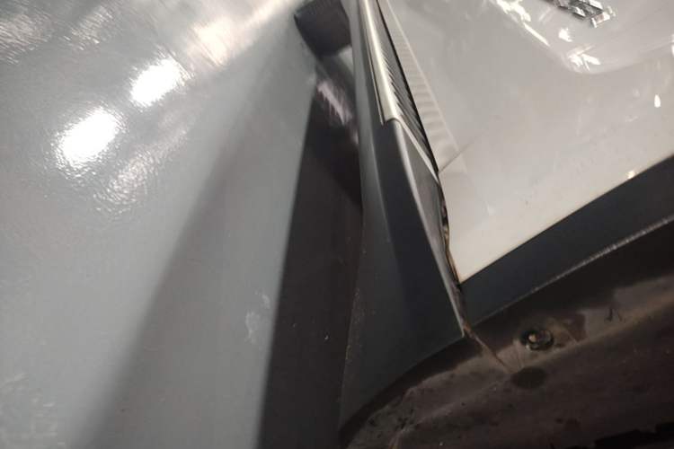 Used BMW X5 2017 xDrive35i Standard Model U.S. Specification Right Side Sill