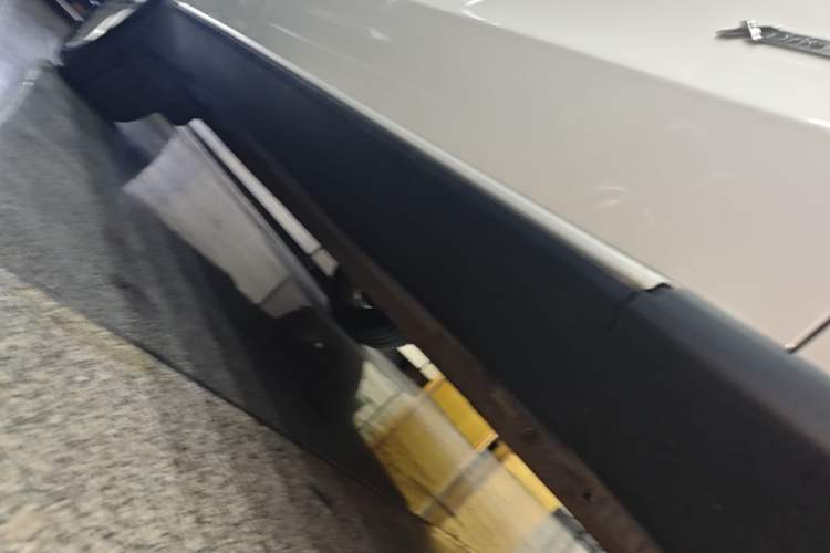 Used BMW X5 2017 xDrive28i Right Side Sill