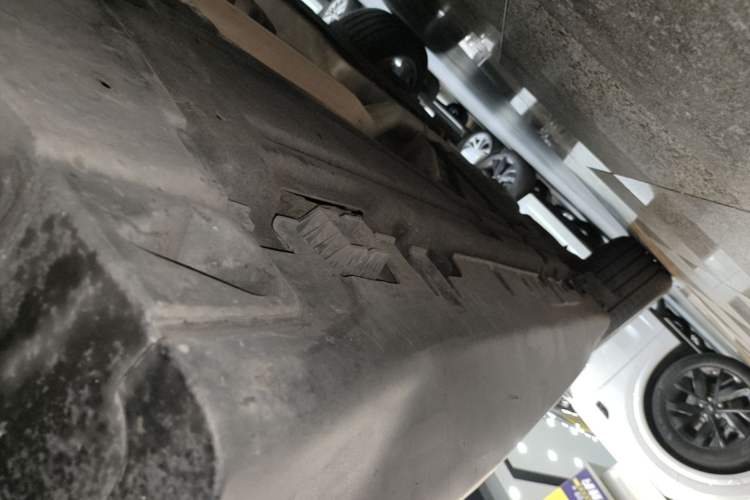 Used BMW X5 2017 xDrive35i Elegant Edition Right Side Sill
