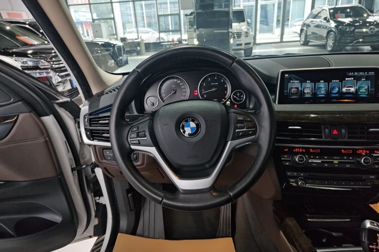 Used BMW X5 2017 xDrive35i Elegant Edition Steering Wheel