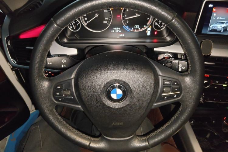 Used BMW X5 2017 xDrive35i Standard Model U.S. Specification Steering Wheel