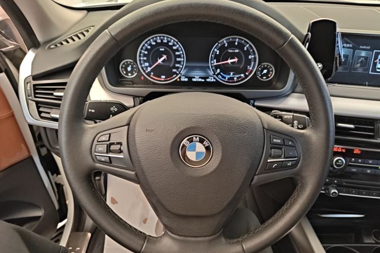Used BMW X5 2017 xDrive35i Middle East Steering Wheel