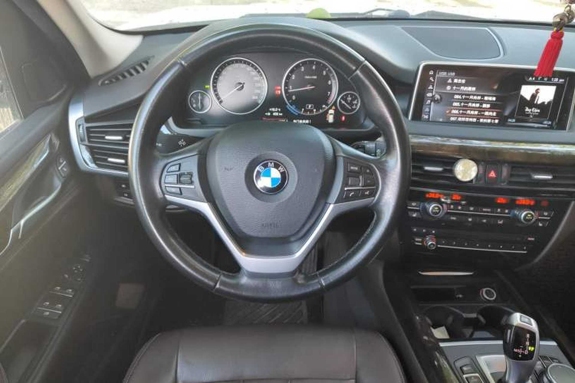 Used BMW X5 2017 xDrive35i Elegant Edition Steering Wheel